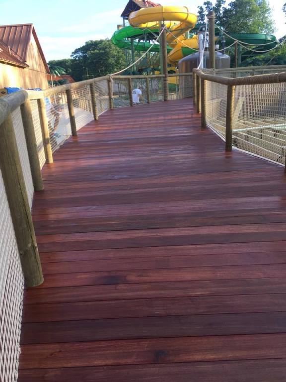 commercial-deck-staining